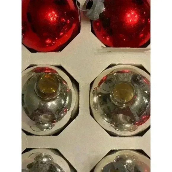 Vintage Pyramid Glass Holiday Christmas tree Ornaments Set of 18 Red & Silver - Picture 6 of 7
